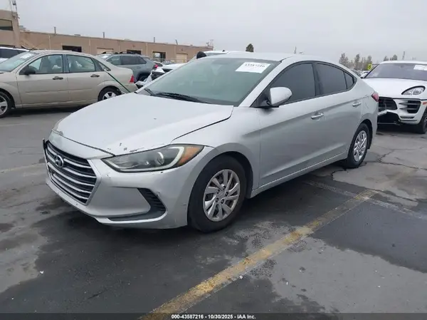 5NPD74LF5HH195189 2017 HYUNDAI ELANTRA - Image 2