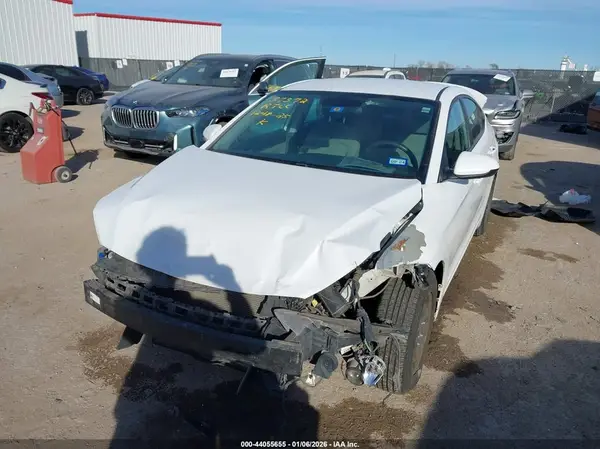 5NPD74LF5HH210418 2017 HYUNDAI ELANTRA - Image 2