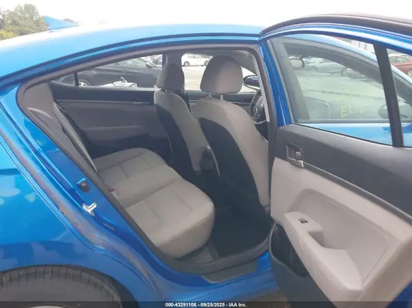 5NPD74LF5HH210757 2017 HYUNDAI ELANTRA - Image 8