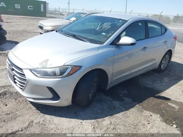 5NPD74LF5HH211472 2017 HYUNDAI ELANTRA - Image 2