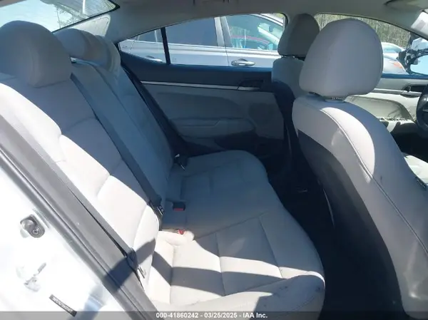 5NPD74LF5HH211472 2017 HYUNDAI ELANTRA - Image 8