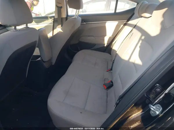 5NPD74LF5HH212539 2017 HYUNDAI ELANTRA - Image 8