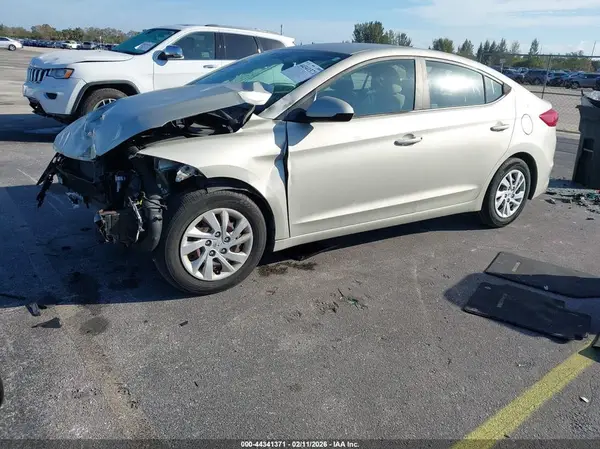 5NPD74LF5JH214863 2018 HYUNDAI ELANTRA - Image 2