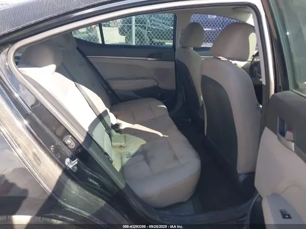 5NPD74LF5JH221716 2018 HYUNDAI ELANTRA - Image 8