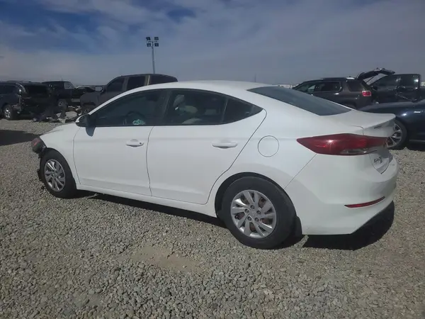5NPD74LF5JH235390 2018 HYUNDAI ELANTRA - Image 2