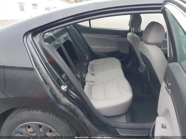 5NPD74LF5JH248091 2018 HYUNDAI ELANTRA - Image 8