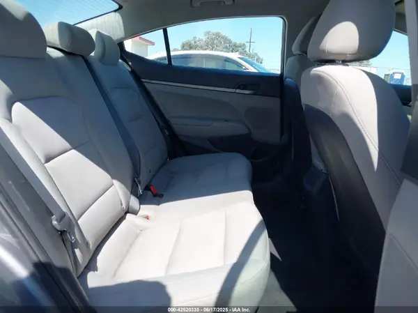 5NPD74LF5JH249886 2018 HYUNDAI ELANTRA - Image 8