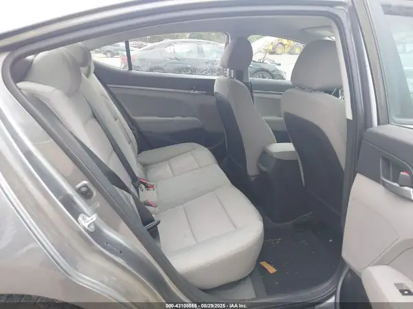 5NPD74LF5JH253470 2018 HYUNDAI ELANTRA - Image 8