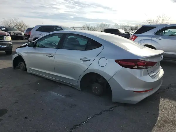 5NPD74LF5JH260757 2018 HYUNDAI ELANTRA - Image 2