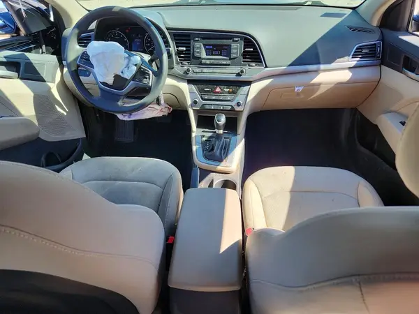 5NPD74LF5JH261925 2018 HYUNDAI ELANTRA - Image 8