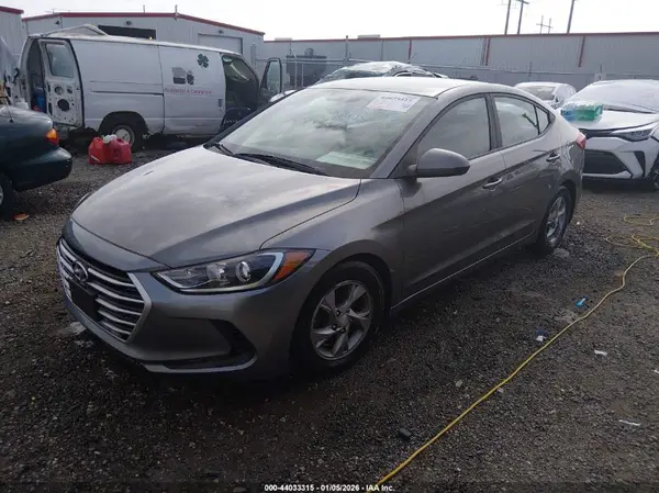 5NPD74LF5JH263089 2018 HYUNDAI ELANTRA - Image 2