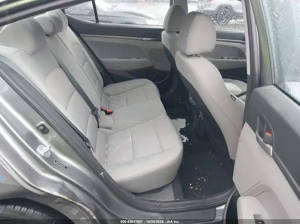 5NPD74LF5JH267952 2018 HYUNDAI ELANTRA - Image 8