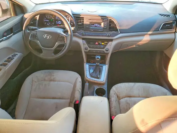5NPD74LF5JH271872 2018 HYUNDAI ELANTRA - Image 8