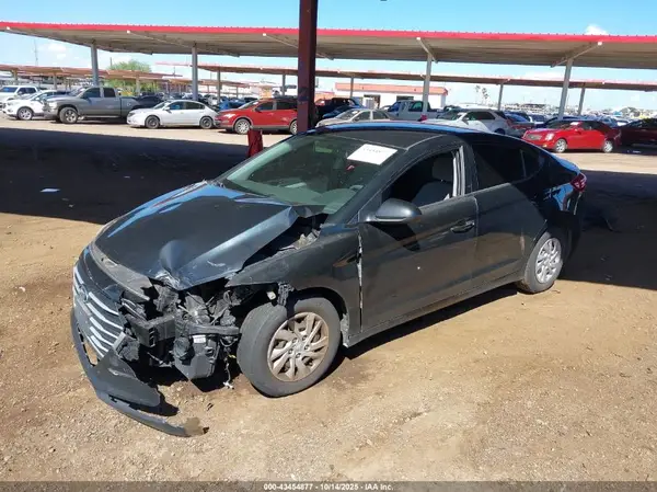 5NPD74LF5JH277087 2018 HYUNDAI ELANTRA - Image 2