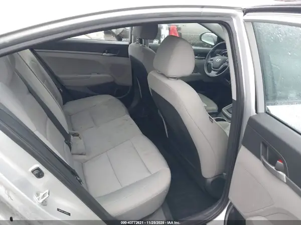 5NPD74LF5JH288235 2018 HYUNDAI ELANTRA - Image 8