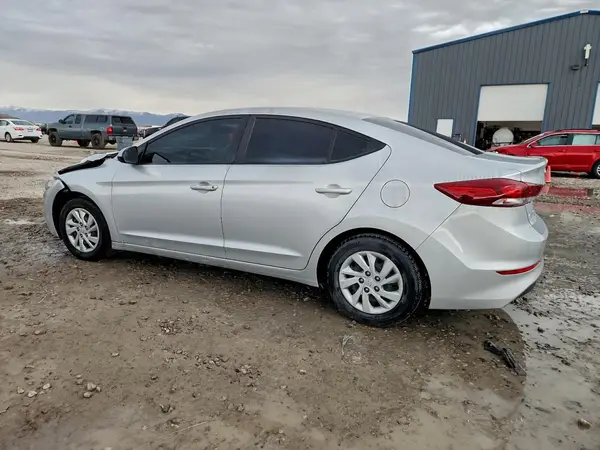 5NPD74LF5JH318995 2018 HYUNDAI ELANTRA - Image 2