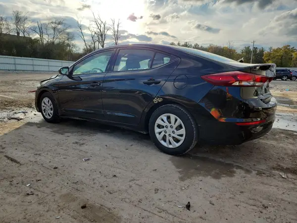 5NPD74LF5JH329687 2018 HYUNDAI ELANTRA - Image 2