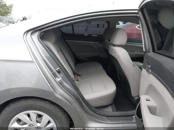 5NPD74LF5JH330547 2018 HYUNDAI ELANTRA - Image 8