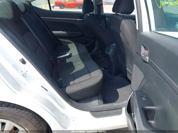 5NPD74LF5JH354718 2018 HYUNDAI ELANTRA - Image 8