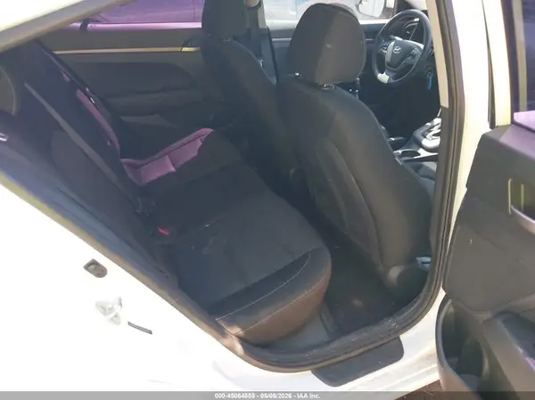 5NPD74LF5JH389078 2018 HYUNDAI ELANTRA - Image 8
