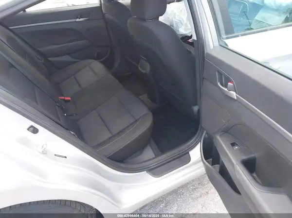 5NPD74LF5JH389288 2018 HYUNDAI ELANTRA - Image 8