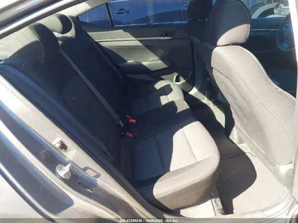 5NPD74LF5JH392238 2018 HYUNDAI ELANTRA - Image 8