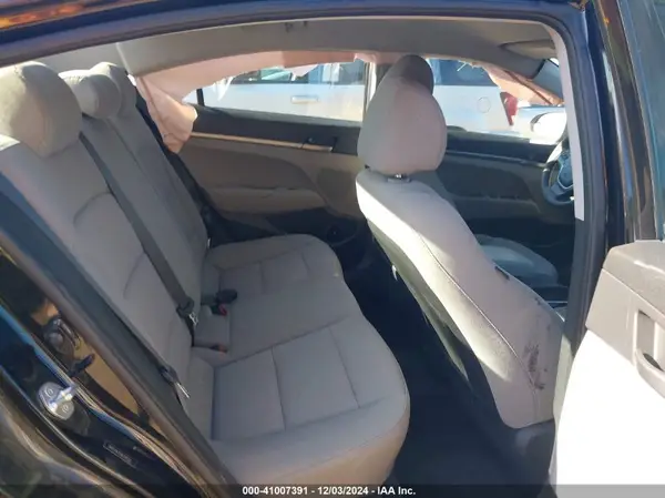 5NPD74LF5JH392322 2018 HYUNDAI ELANTRA - Image 8