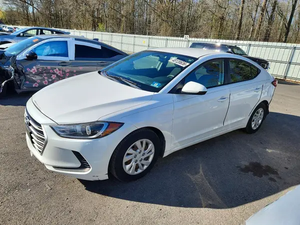 5NPD74LF5JH395060 2018 HYUNDAI ELANTRA - Image 1