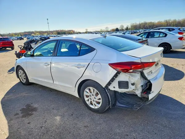 5NPD74LF5JH395060 2018 HYUNDAI ELANTRA - Image 2