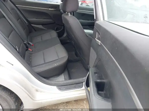 5NPD74LF5JH397990 2018 HYUNDAI ELANTRA - Image 8