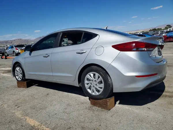 5NPD74LF5JH400306 2018 HYUNDAI ELANTRA - Image 2