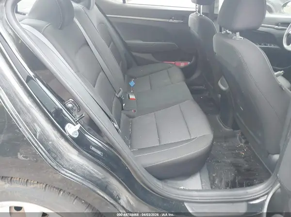 5NPD74LF5JH402167 2018 HYUNDAI ELANTRA - Image 8
