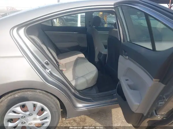 5NPD74LF5KH425529 2019 HYUNDAI ELANTRA - Image 8