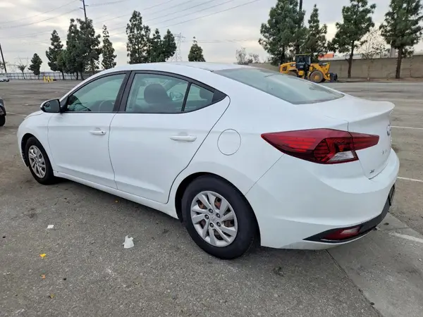 5NPD74LF5KH440130 2019 HYUNDAI ELANTRA - Image 2