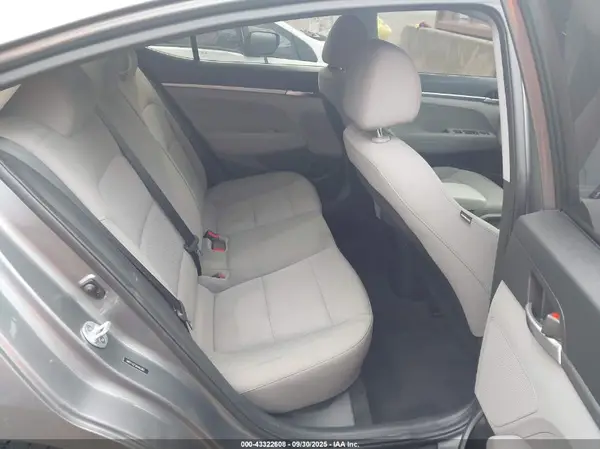 5NPD74LF5KH463861 2019 HYUNDAI ELANTRA - Image 8