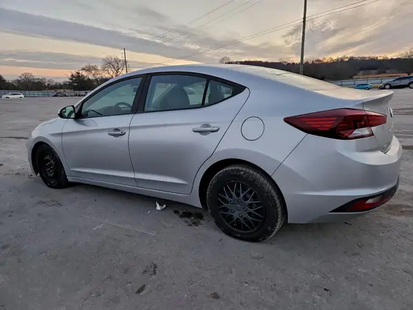 5NPD74LF5KH471135 2019 HYUNDAI ELANTRA - Image 2