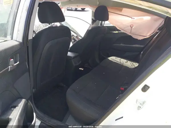 5NPD74LF5KH475010 2019 HYUNDAI ELANTRA - Image 8