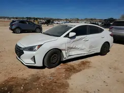 5NPD74LF5KH476318 2019 HYUNDAI ELANTRA