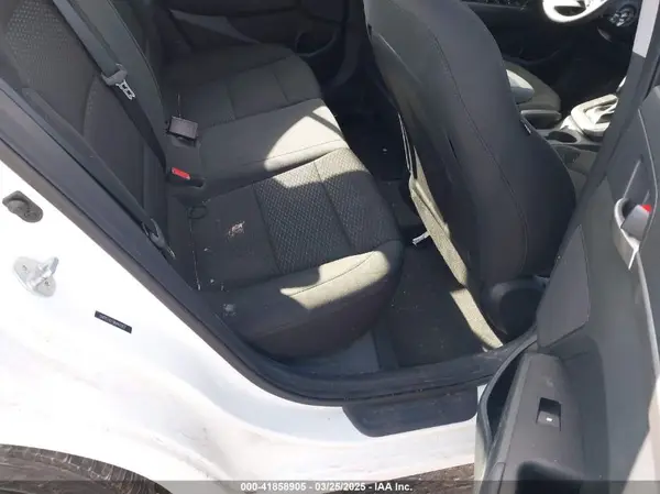 5NPD74LF5KH487027 2019 HYUNDAI ELANTRA - Image 8