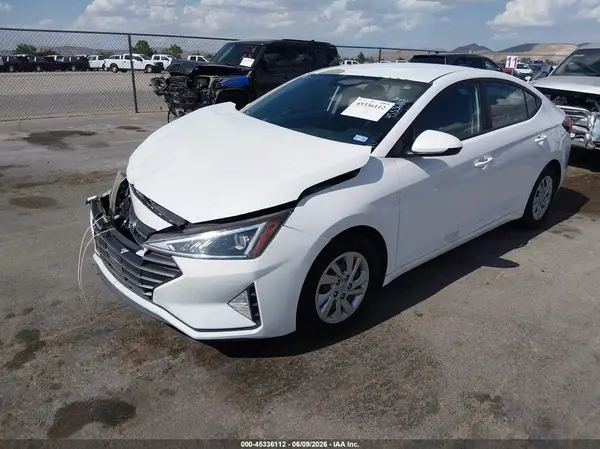 5NPD74LF5KH490865 2019 HYUNDAI ELANTRA - Image 2