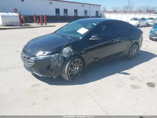 5NPD74LF5KH496195 2019 HYUNDAI ELANTRA - Image 2