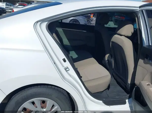 5NPD74LF5KH497136 2019 HYUNDAI ELANTRA - Image 8