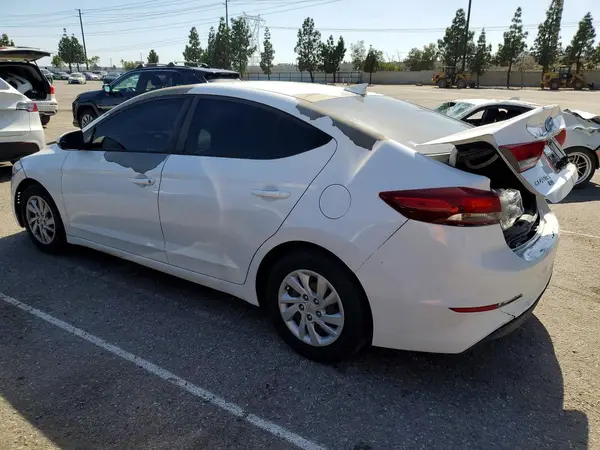 5NPD74LF6HH066880 2017 HYUNDAI ELANTRA - Image 2