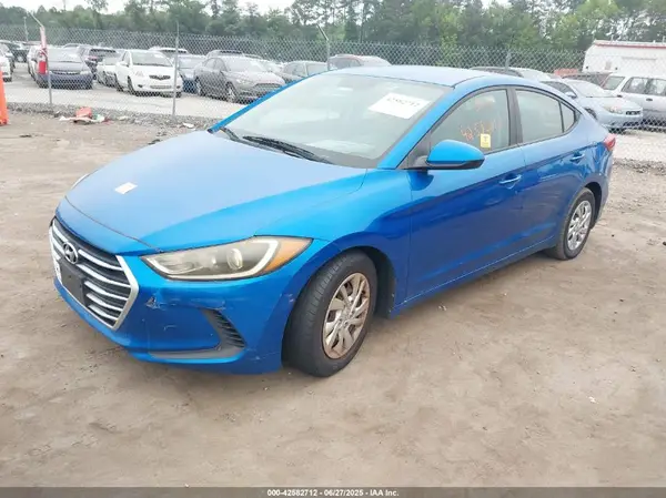 5NPD74LF6HH070380 2017 HYUNDAI ELANTRA - Image 2