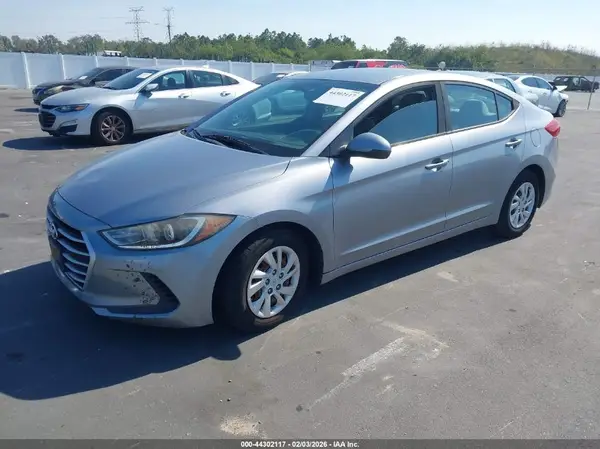 5NPD74LF6HH082089 2017 HYUNDAI ELANTRA - Image 2
