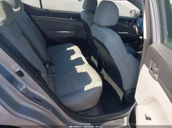 5NPD74LF6HH082089 2017 HYUNDAI ELANTRA - Image 8