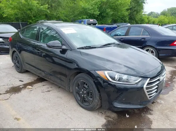 5NPD74LF6HH082139 2017 HYUNDAI ELANTRA - Image 1