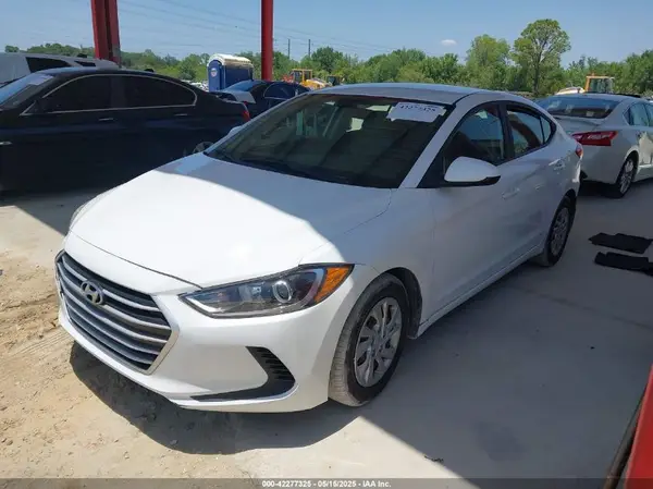 5NPD74LF6HH085347 2017 HYUNDAI ELANTRA - Image 2