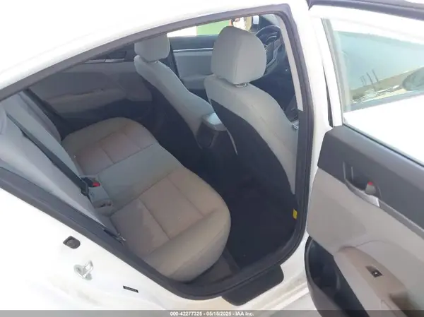 5NPD74LF6HH085347 2017 HYUNDAI ELANTRA - Image 8