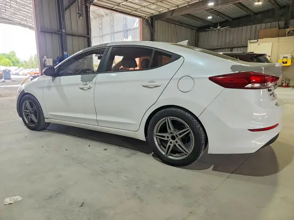 5NPD74LF6HH094128 2017 HYUNDAI ELANTRA - Image 2